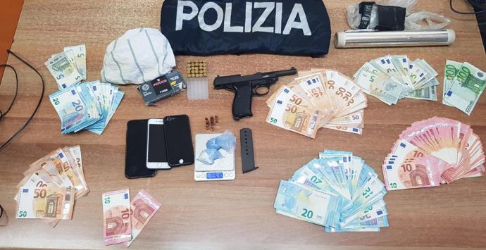Pistola, munizioni e cocaina a San Gregorio d’Ippona: arrestato ventinovenne